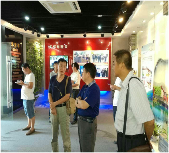 1471851603932097890.png blob.png