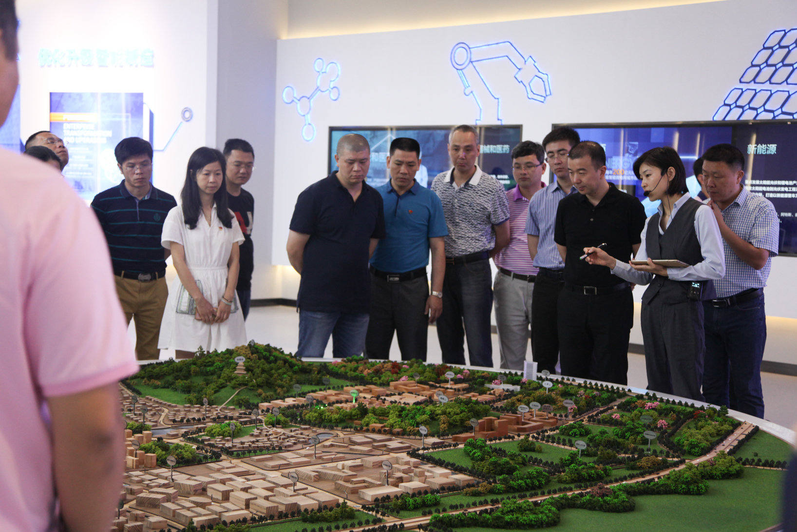 1529046219828033811.jpg IMG_1907.jpg